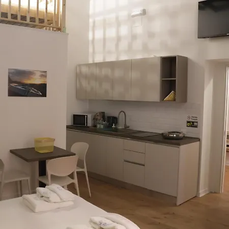 La Gioia Di & Naples